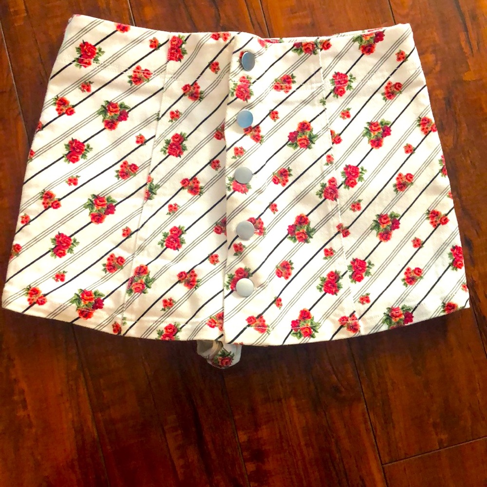 High Waisted Button-down Skort